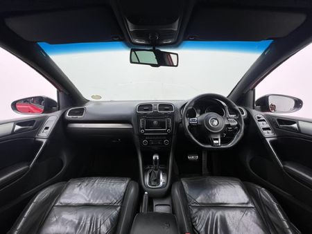 2012-Volkswagen-Golf-VI-20-TSI-R-Auto_10