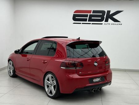 2012-Volkswagen-Golf-VI-20-TSI-R-Auto_3
