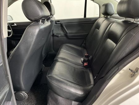 2003-Volkswagen-Polo-Classic-16-Comfortline_3