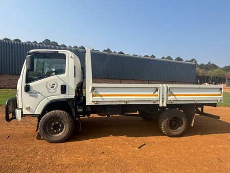 2022-Isuzu-NPS-300-CREW-4X4-SWA-FC-CC_1