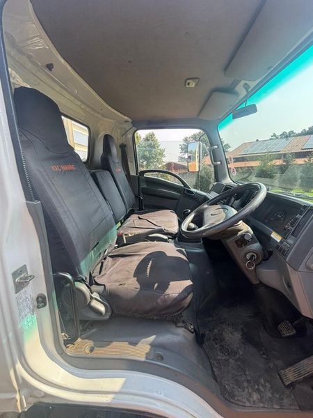 2022-Isuzu-NPS-300-CREW-4X4-SWA-FC-CC_3
