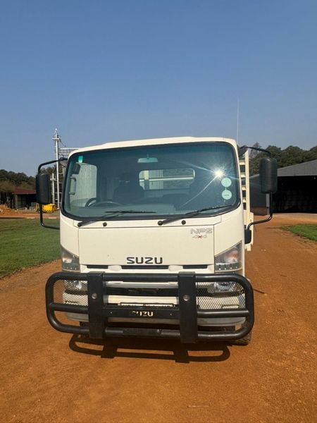 2022-Isuzu-NPS-300-CREW-4X4-SWA-FC-CC_5