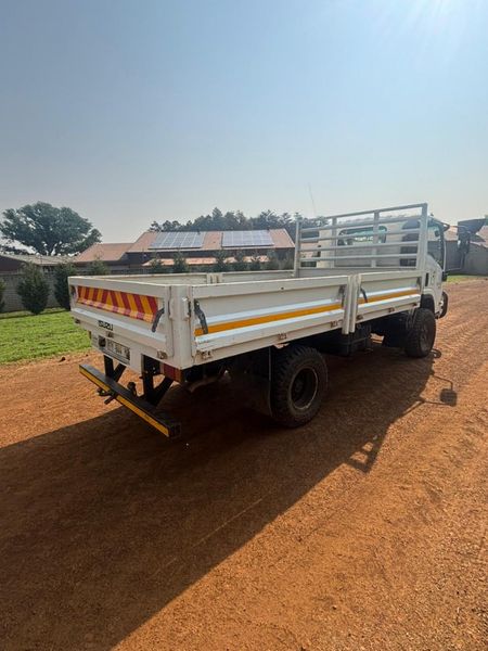 2022-Isuzu-NPS-300-CREW-4X4-SWA-FC-CC_7