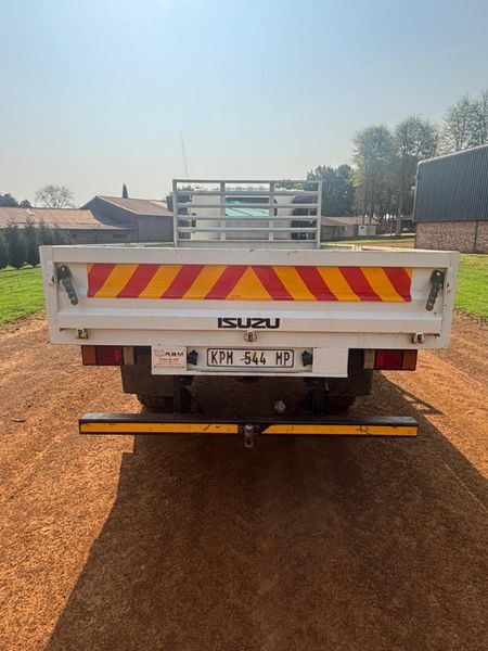 2022-Isuzu-NPS-300-CREW-4X4-SWA-FC-CC_8