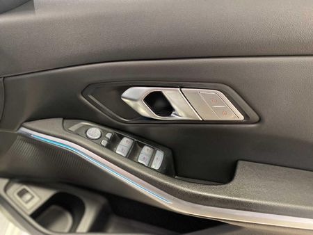 2024-BMW-3-Series-320i-M-Sport-Auto_16