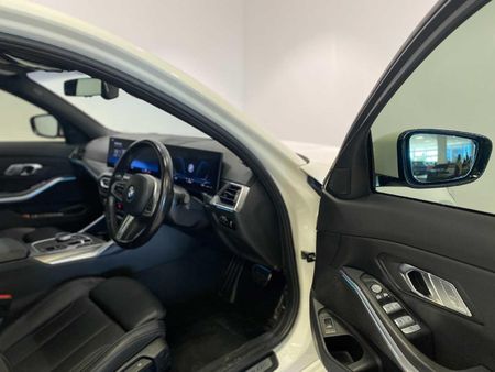 2024-BMW-3-Series-320i-M-Sport-Auto_7