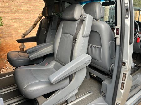 2008-Mercedes-Benz-Viano-30-CDI-V6-Ambiente_10