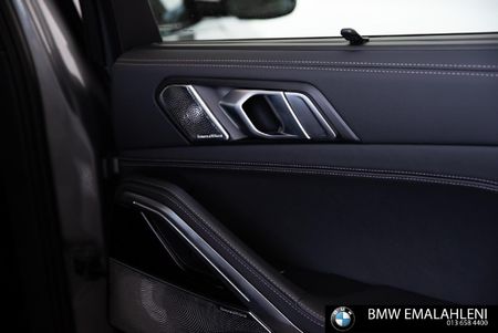 2025-BMW-X6-M60i_7