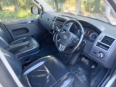 2012-Volkswagen-Caravelle-2012-VW-CARAVELLE-T5-20-BiTDI_3