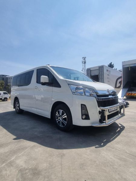 2025-Toyota-Quantum-28-GL-11-seat_0