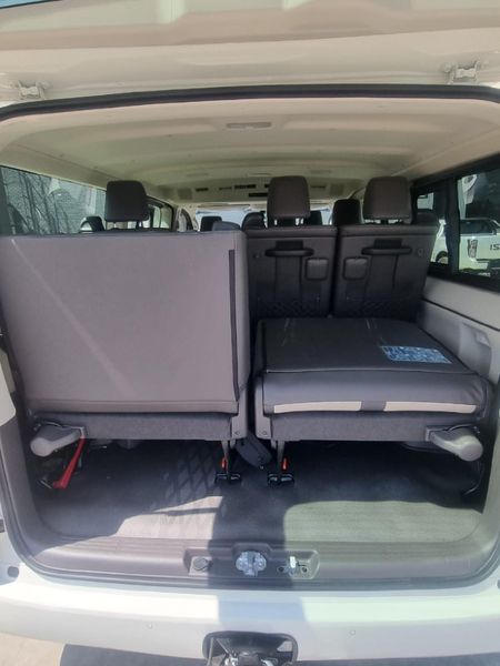 2025-Toyota-Quantum-28-GL-11-seat_8
