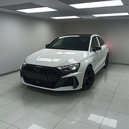 2025-Audi-RS3-Sportback-Quattro-Stronic-Carbon-Edition_0