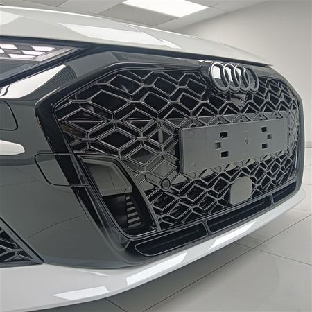 2025-Audi-RS3-Sportback-Quattro-Stronic-Carbon-Edition_2