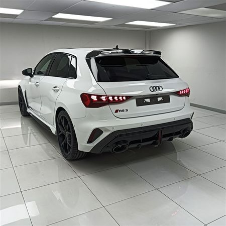 2025-Audi-RS3-Sportback-Quattro-Stronic-Carbon-Edition_5