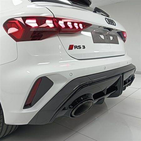 2025-Audi-RS3-Sportback-Quattro-Stronic-Carbon-Edition_6