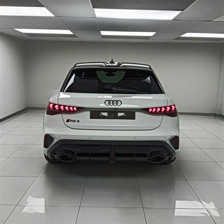 2025-Audi-RS3-Sportback-Quattro-Stronic-Carbon-Edition_8