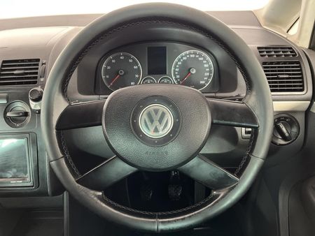 2007-Volkswagen-Touran-20-FSI_12