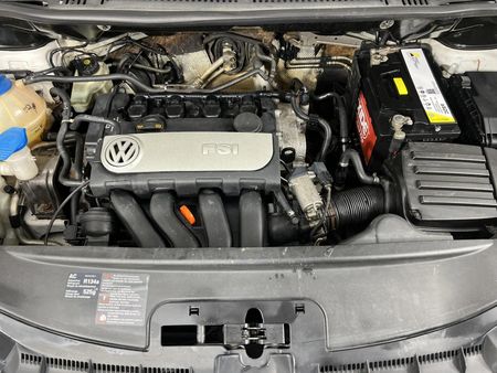 2007-Volkswagen-Touran-20-FSI_13