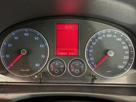2007-Volkswagen-Touran-20-FSI_2