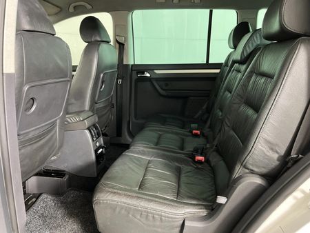 2007-Volkswagen-Touran-20-FSI_3