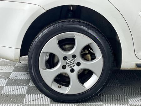 2007-Volkswagen-Touran-20-FSI_7