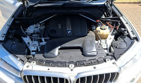2017-BMW-X5-xDrive30d-Auto_10