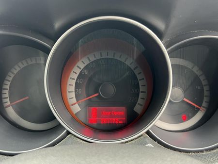 2009-Kia-Cerato-20_9