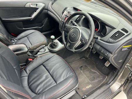 2009-Kia-Cerato-20_14