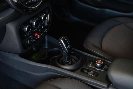 2020-MINI-Clubman-Cooper-Auto_11