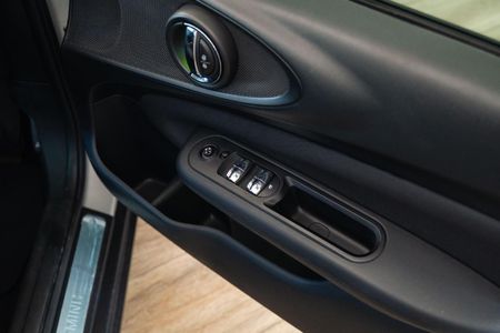 2020-MINI-Clubman-Cooper-Auto_15