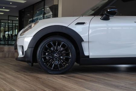 2020-MINI-Clubman-Cooper-Auto_4