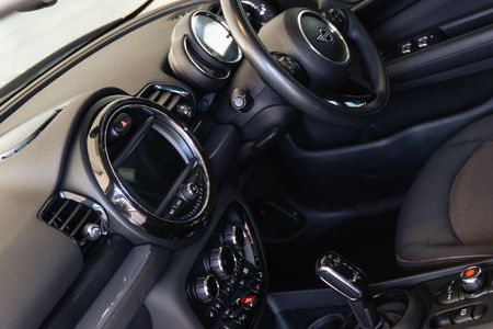 2020-MINI-Clubman-Cooper-Auto_8