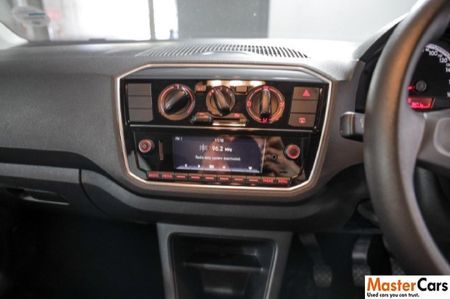 2020-Volkswagen-Up-Take-Up-10-5-dr_3