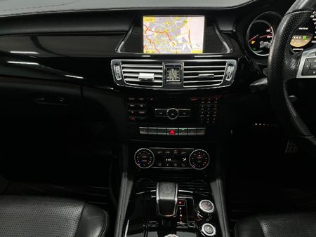 2013-Mercedes-AMG-CLS-63-AMG_16