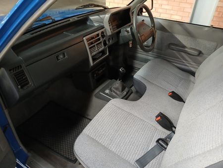 1989-Ford-Courier-30L-V6-SWB_13