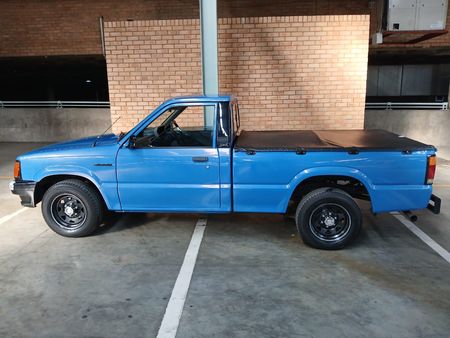 1989-Ford-Courier-30L-V6-SWB_3