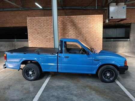 1989-Ford-Courier-30L-V6-SWB_7