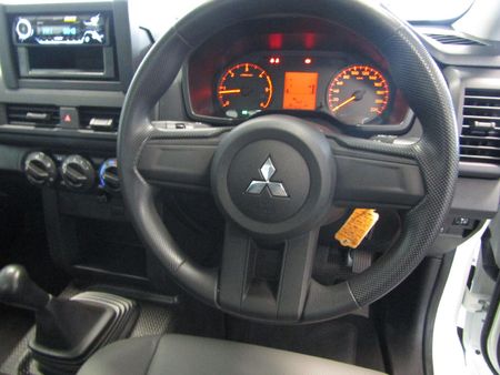 2025-Mitsubishi-Triton-24-Di-SC-GL-Single-Cab_10
