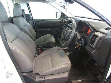 2025-Mitsubishi-Triton-24-Di-SC-GL-Single-Cab_13