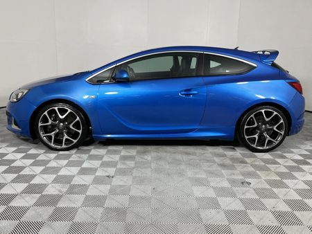 2014-Opel-Astra-20T-OPC_18