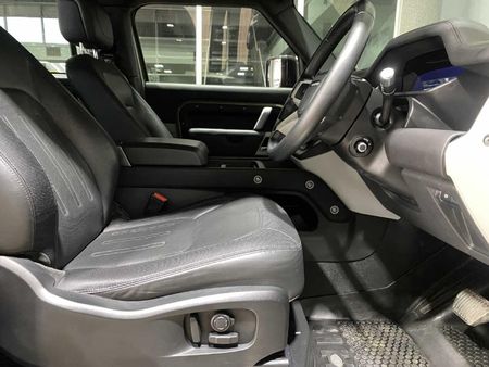 2021-Land-Rover-Defender-90-D240-HSE-X-Dynamic-177kW_11