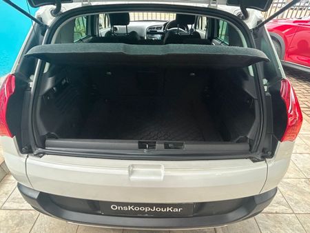 2010-Peugeot-3008-16-THP-Premium_4