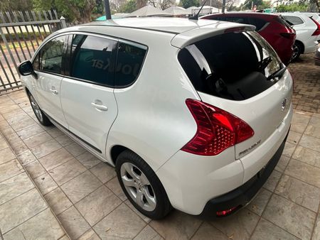 2010-Peugeot-3008-16-THP-Premium_5