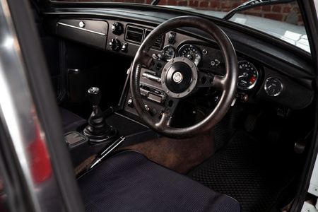 1973-MG-B-V8_5