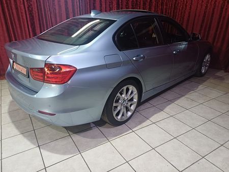 2014-BMW-3-Series-328i-Luxury-Auto_3