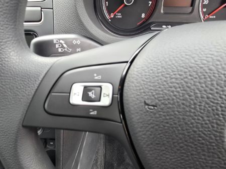 2025-Volkswagen-Polo-Vivo-14-Life_12