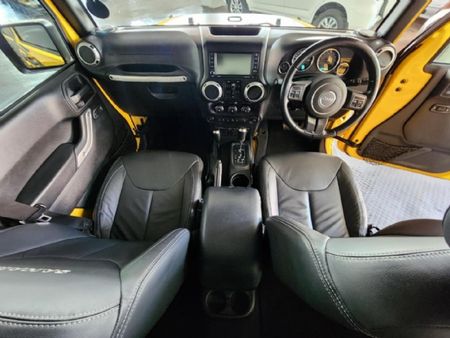2016-Jeep-Wrangler-Unlimited-Sahara-36-V6-Auto_15