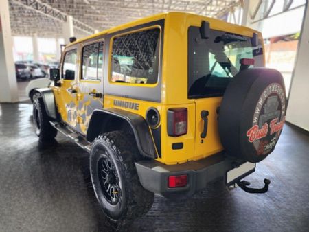 2016-Jeep-Wrangler-Unlimited-Sahara-36-V6-Auto_2