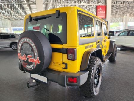 2016-Jeep-Wrangler-Unlimited-Sahara-36-V6-Auto_4