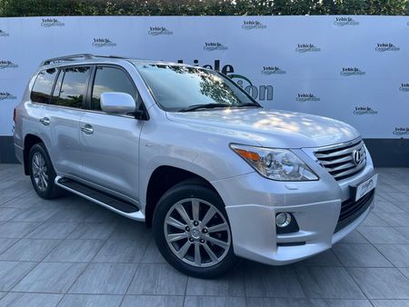 2011-Lexus-LX-570_0